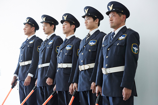 安定した仕事を確保し、安心できる暮らしを支えます。